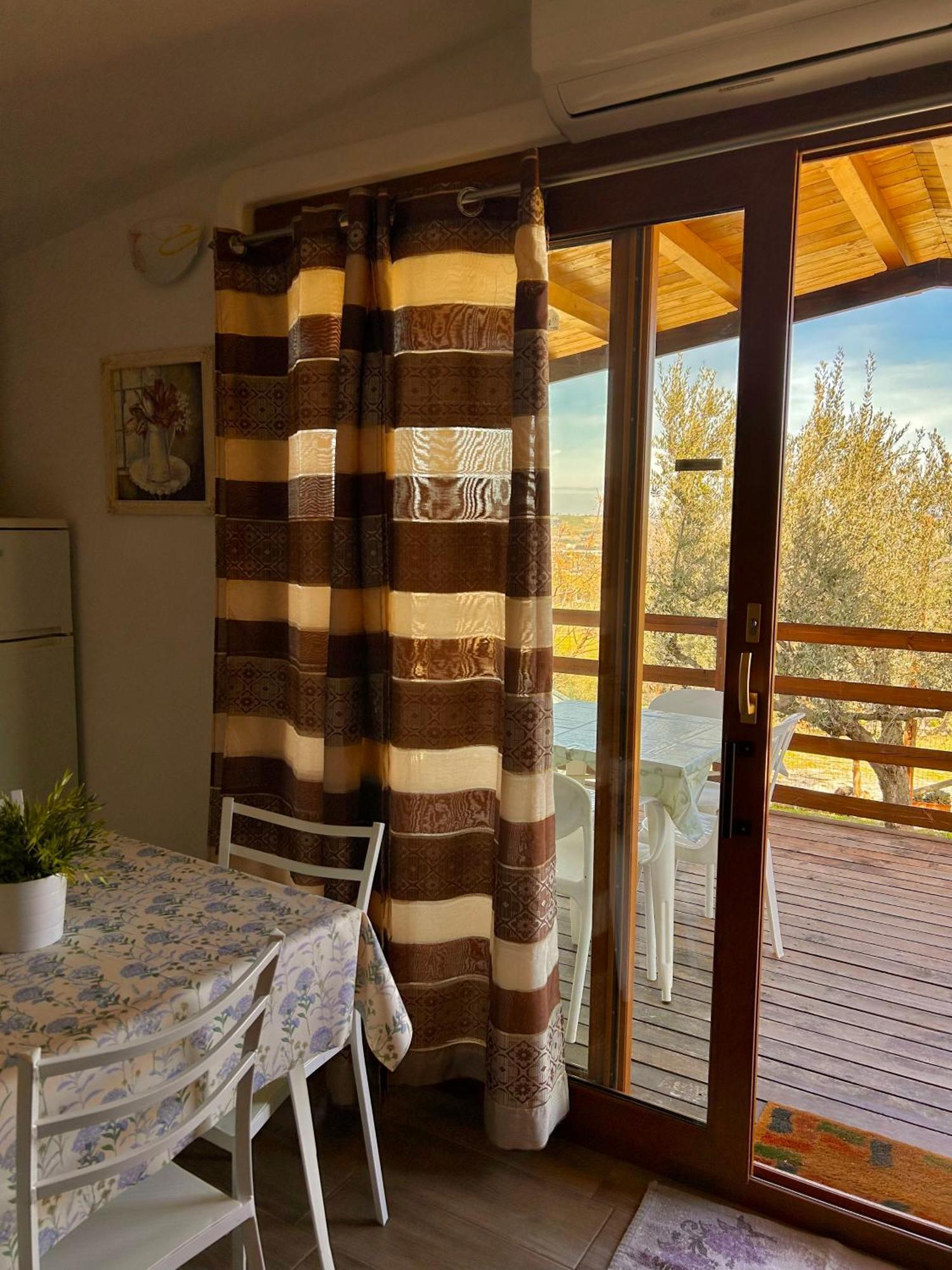oasi macerina Villa Alanno Exterior foto