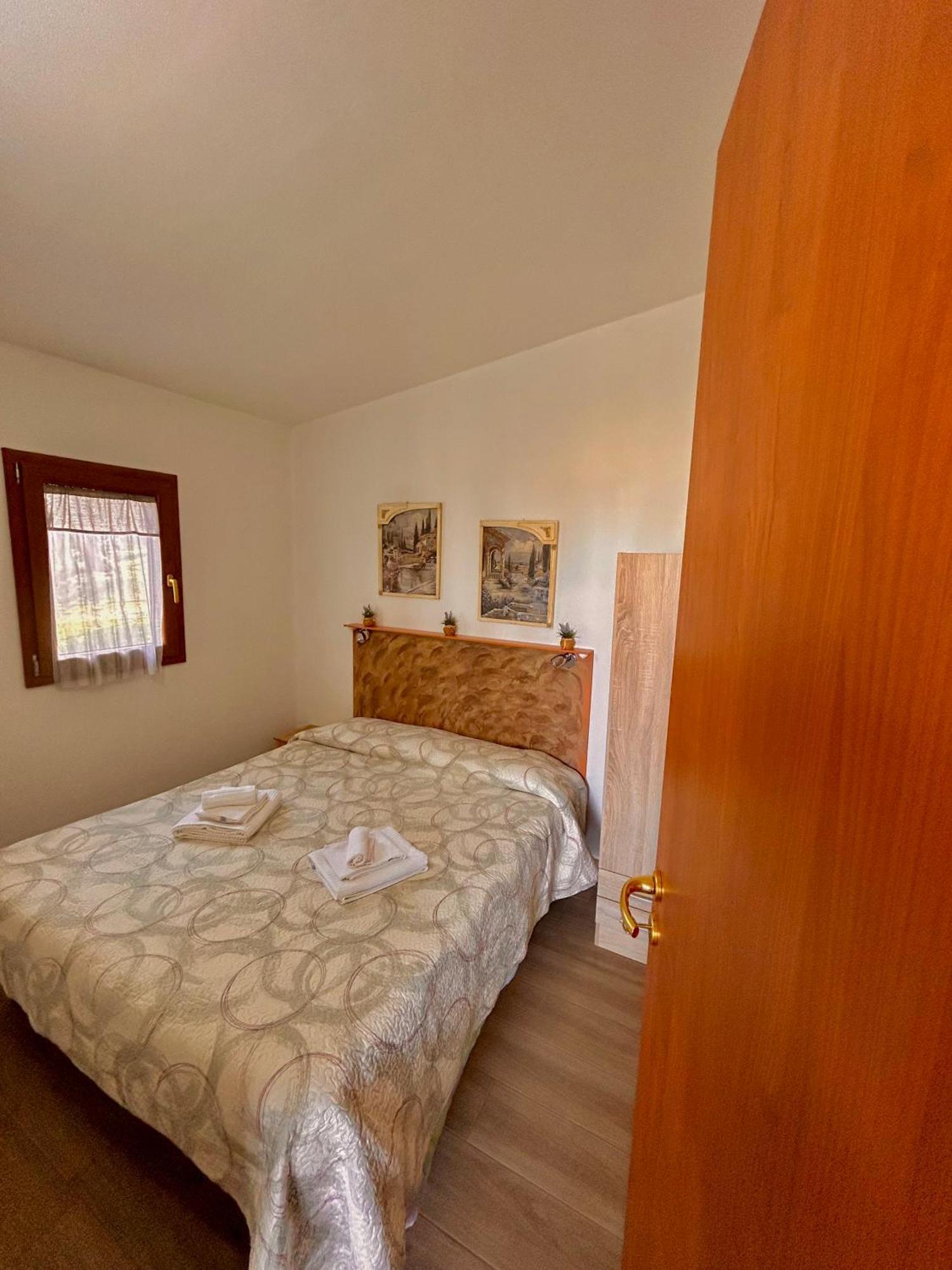oasi macerina Villa Alanno Exterior foto