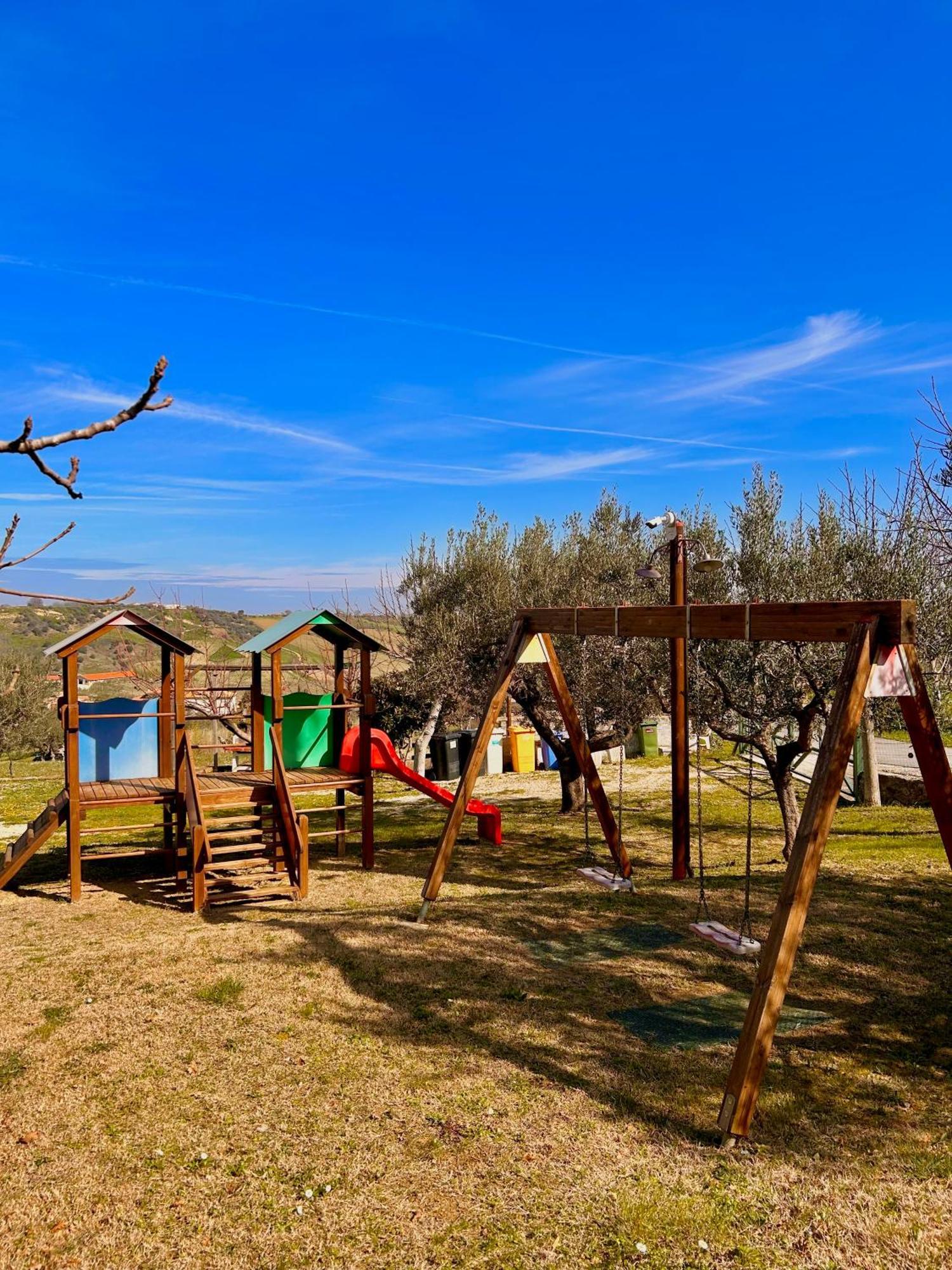 oasi macerina Villa Alanno Exterior foto