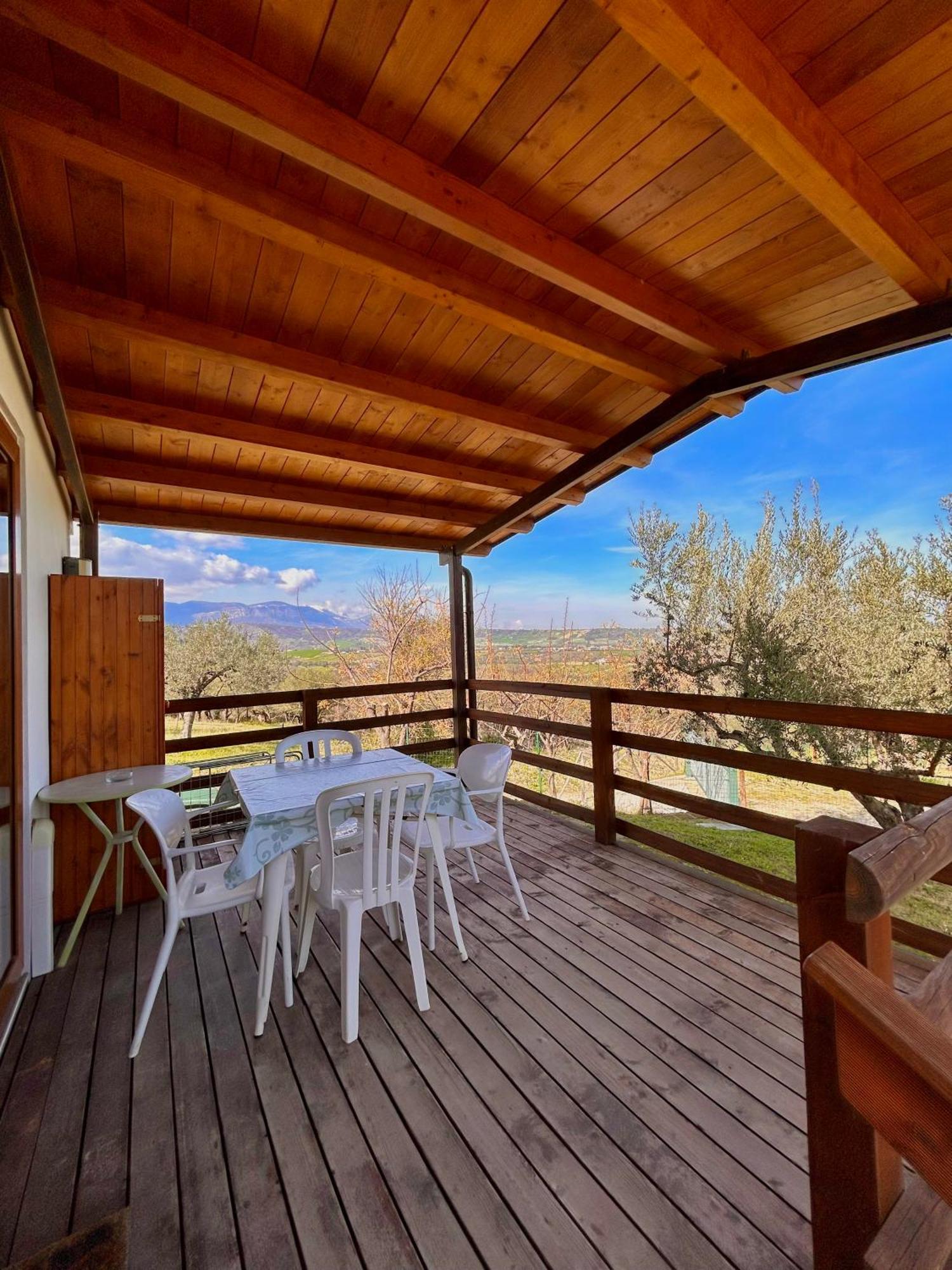 oasi macerina Villa Alanno Exterior foto