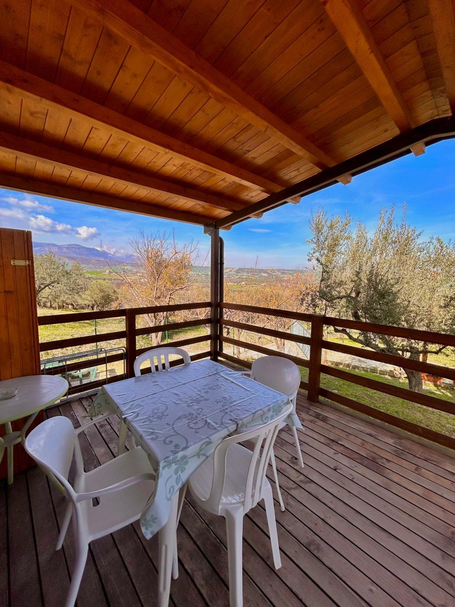 oasi macerina Villa Alanno Exterior foto