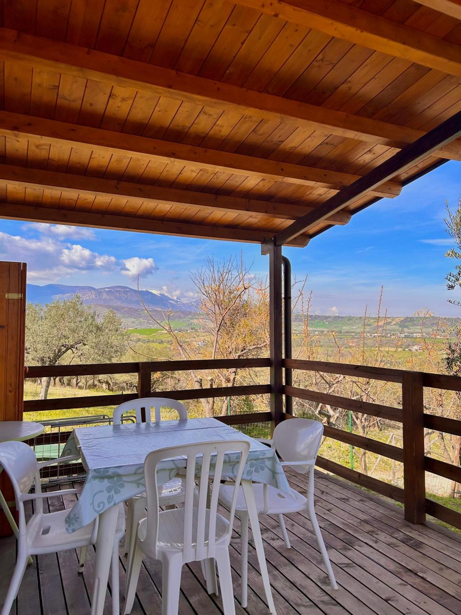 oasi macerina Villa Alanno Exterior foto