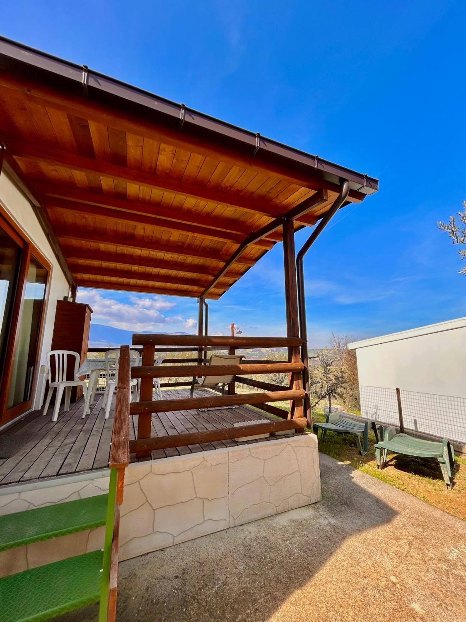 oasi macerina Villa Alanno Exterior foto